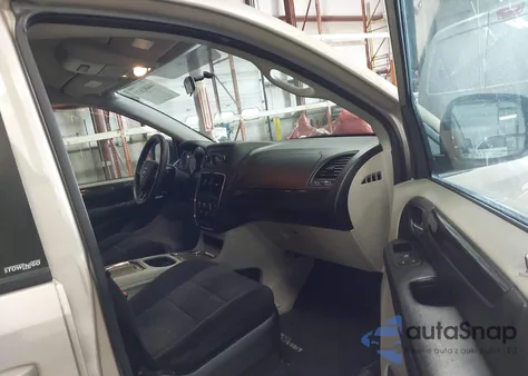 2014 Dodge Grand Caravan Sxt z USA, uszkodzony, nr VIN 2C4RDGCG3ER153689